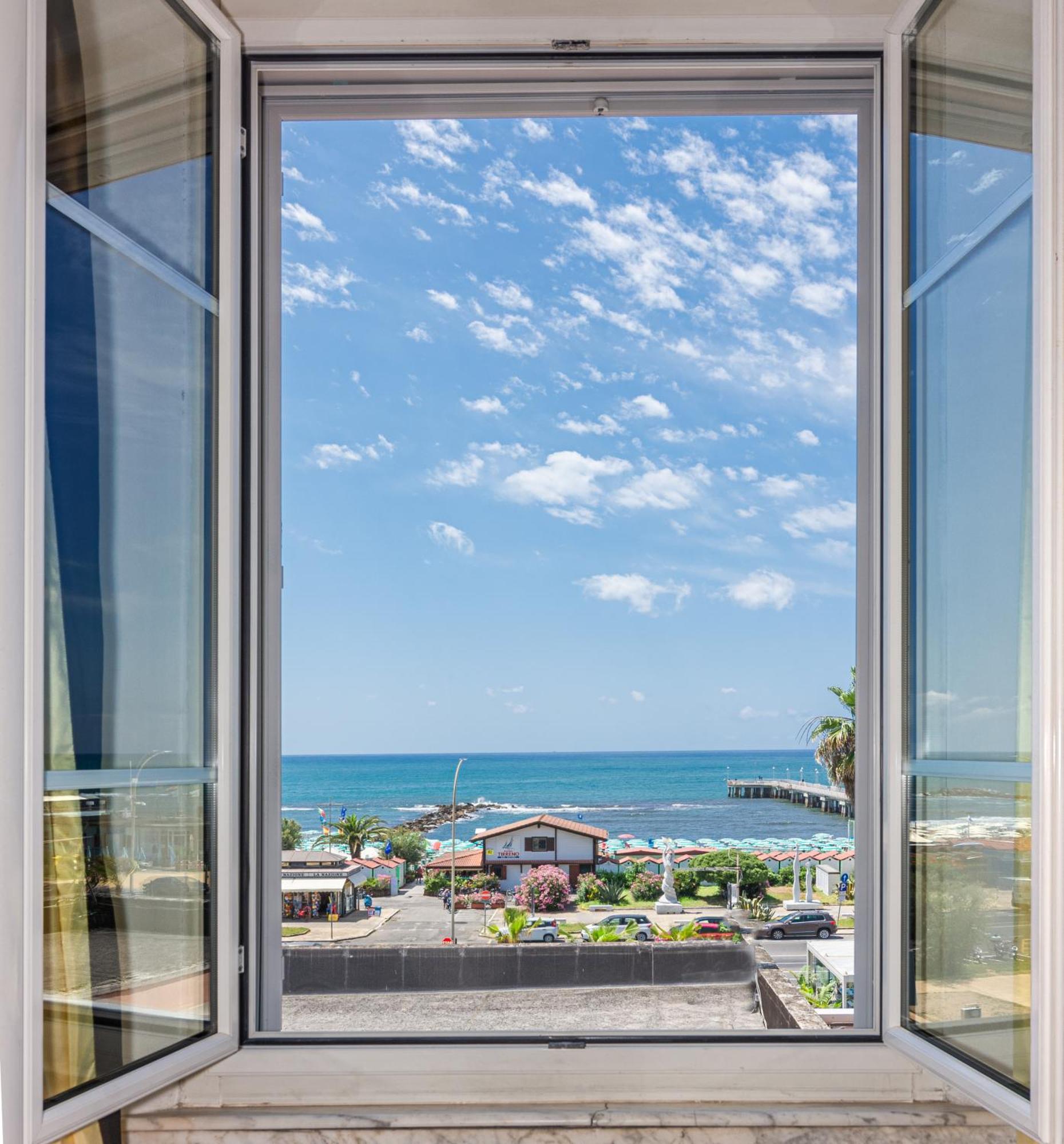 Hotel Tirreno Marina di Massa Dış mekan fotoğraf